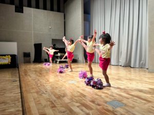 チアダンス lucky star